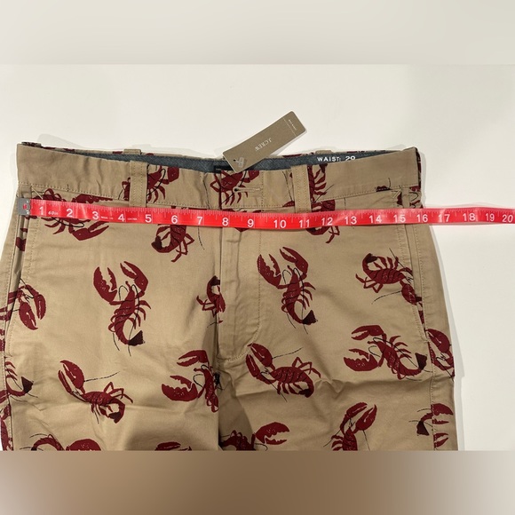 9” Stretch Short in Lobster Print - Picture 5 of 6
